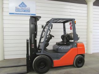 2011 Toyota 8fgu25,  5,  000 Lb.  Forklift,  Pneumatic Tire,  Triple,  Sideshift 7fgu25 photo