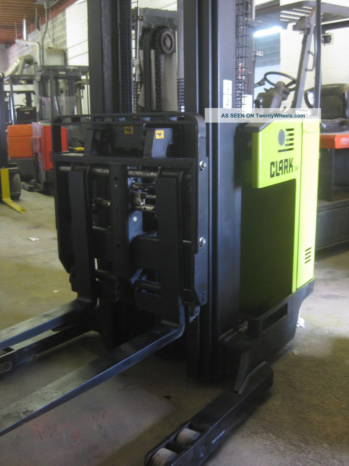Clark Npr20 Reach Forklift 3 Stage Mast = 240 " Height, Side Shift