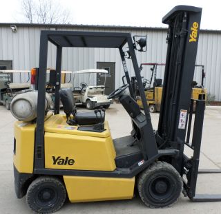 Yale Model Glp030bf (1998) 3000lbs Capacity Great Lpg Pneumatic Tire Forklift photo