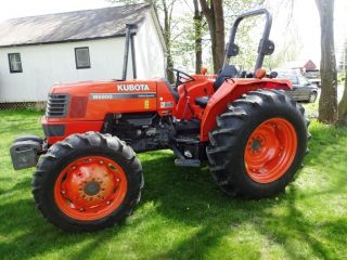 Kubota M6800 Utility Special Compact Tractor.  4x4.  Dual Hyd.  1300 Hrs.  Unit photo