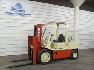 Nissan 6,  000 Forklift,  Pneumatic,  Lp Gas,  Sideshift,  Two Stage Mast photo