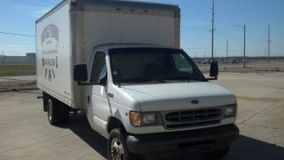 2002 Ford 350 photo