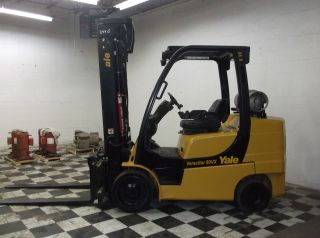 2008 Yale 8000 Lb Forklift With Side Shift,  Triple Mast,  Fork Positioner photo