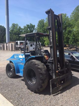 6000lb Capacity Rough Terrain Forklift - Lift - It Diesel photo