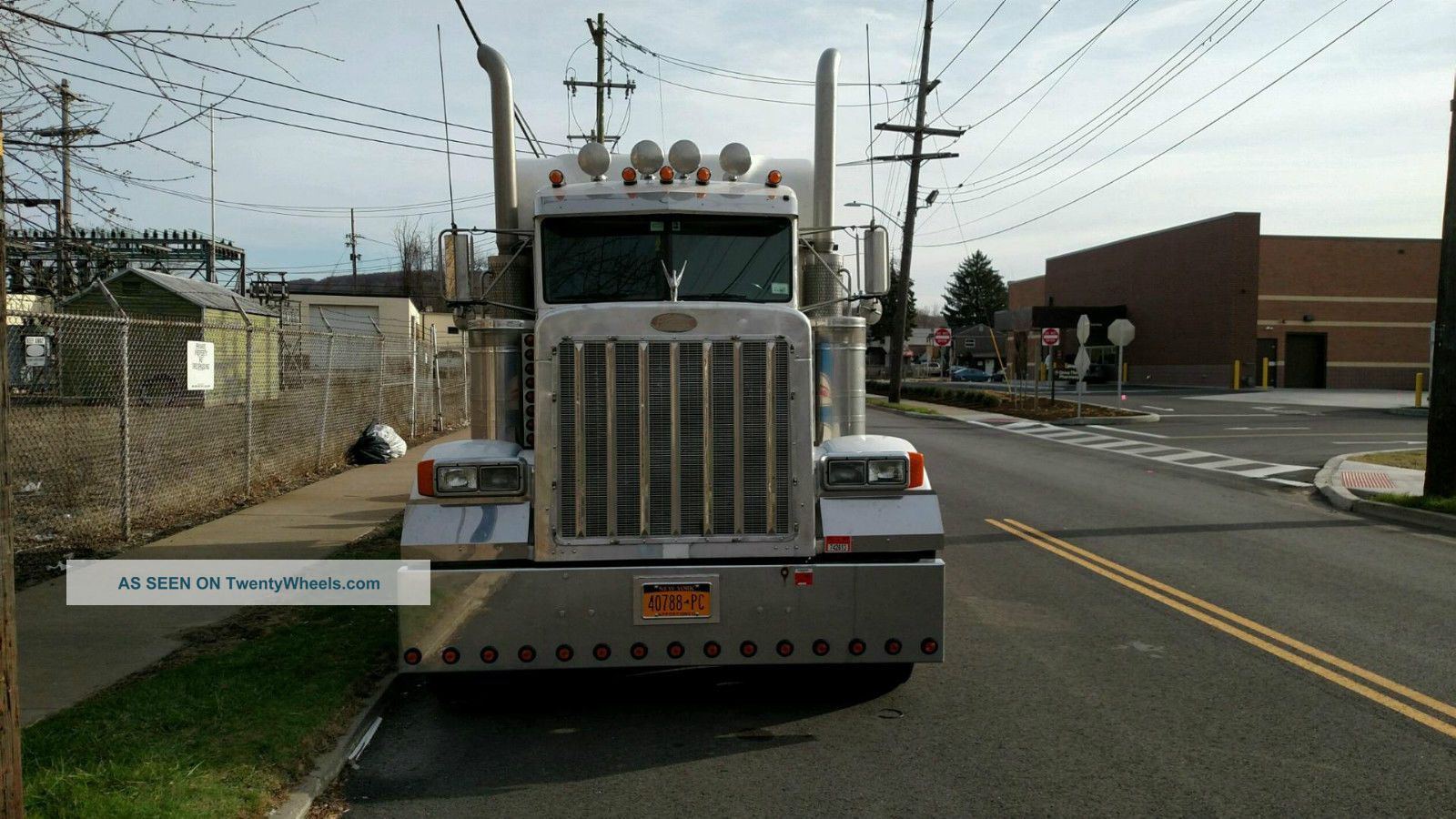 2000 Peterbilt 379 Sleeper Semi Trucks photo