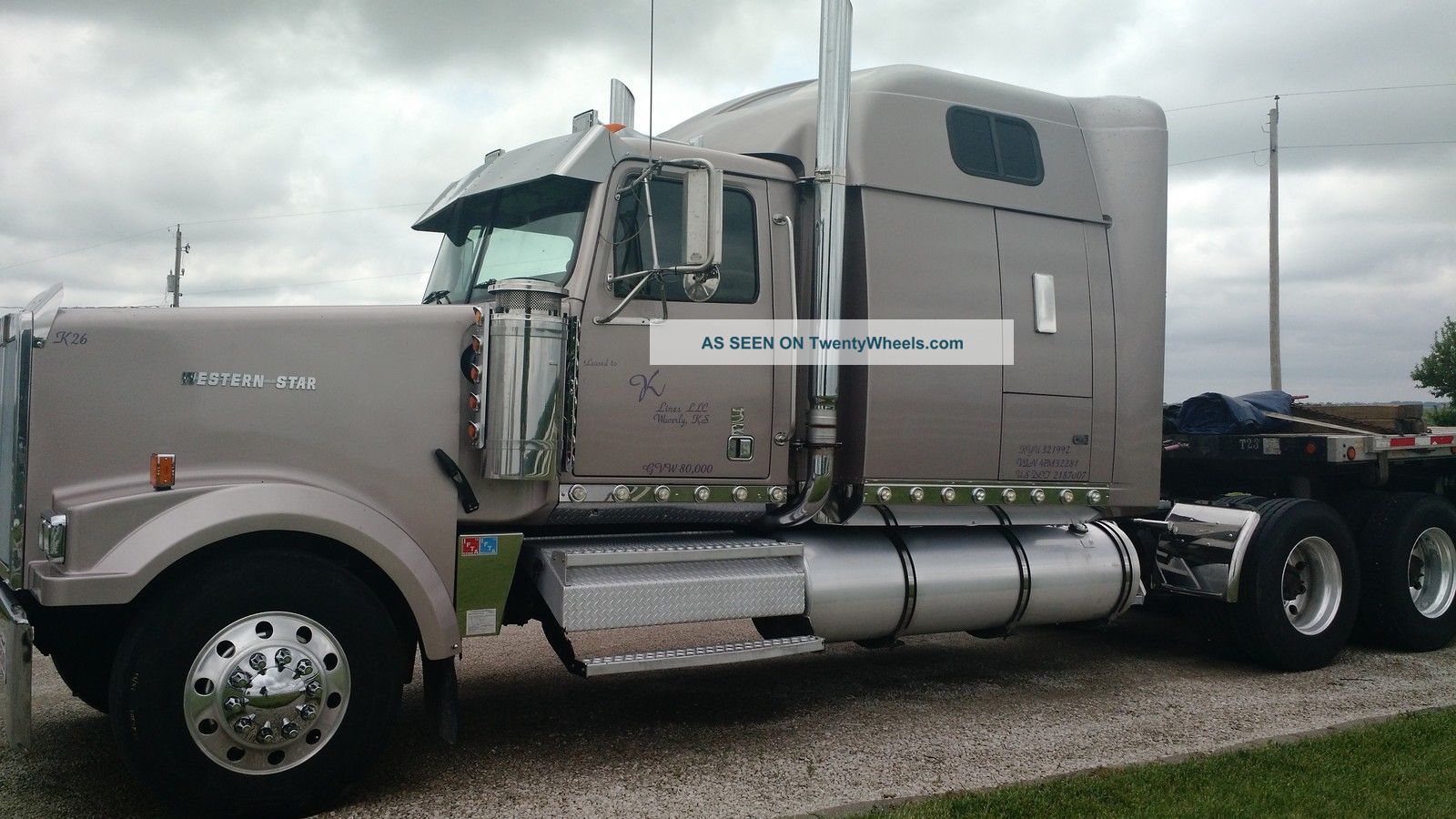 2004 Western Star Sleeper Semi Trucks photo