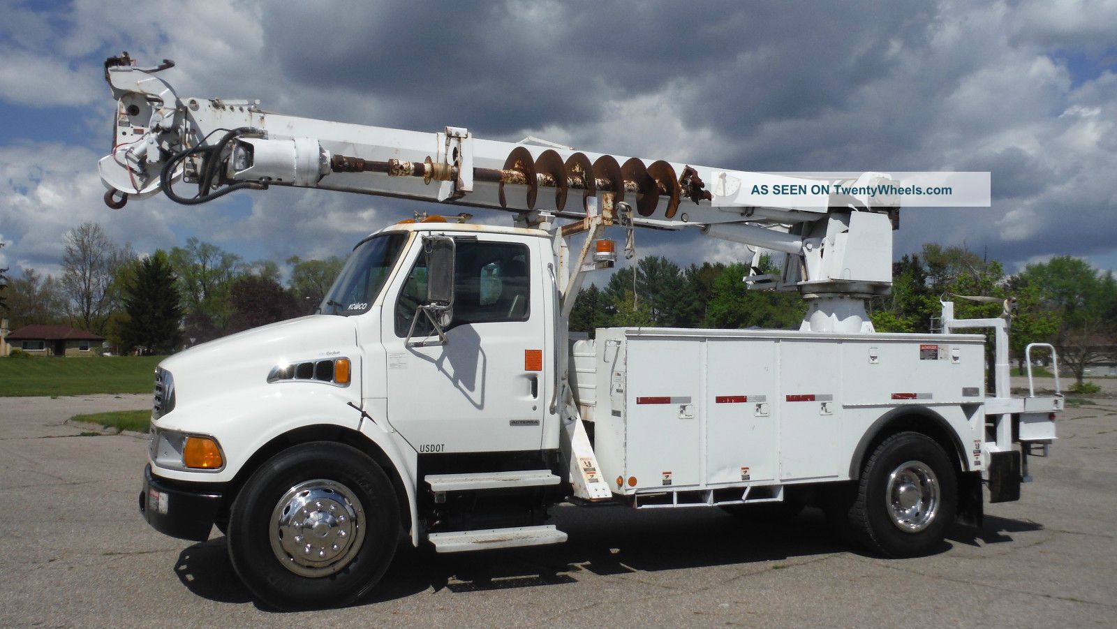 2004 Sterling Acterra Bucket/Boom Trucks photo