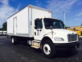 2013 Freightliner Business Class M2 106 photo