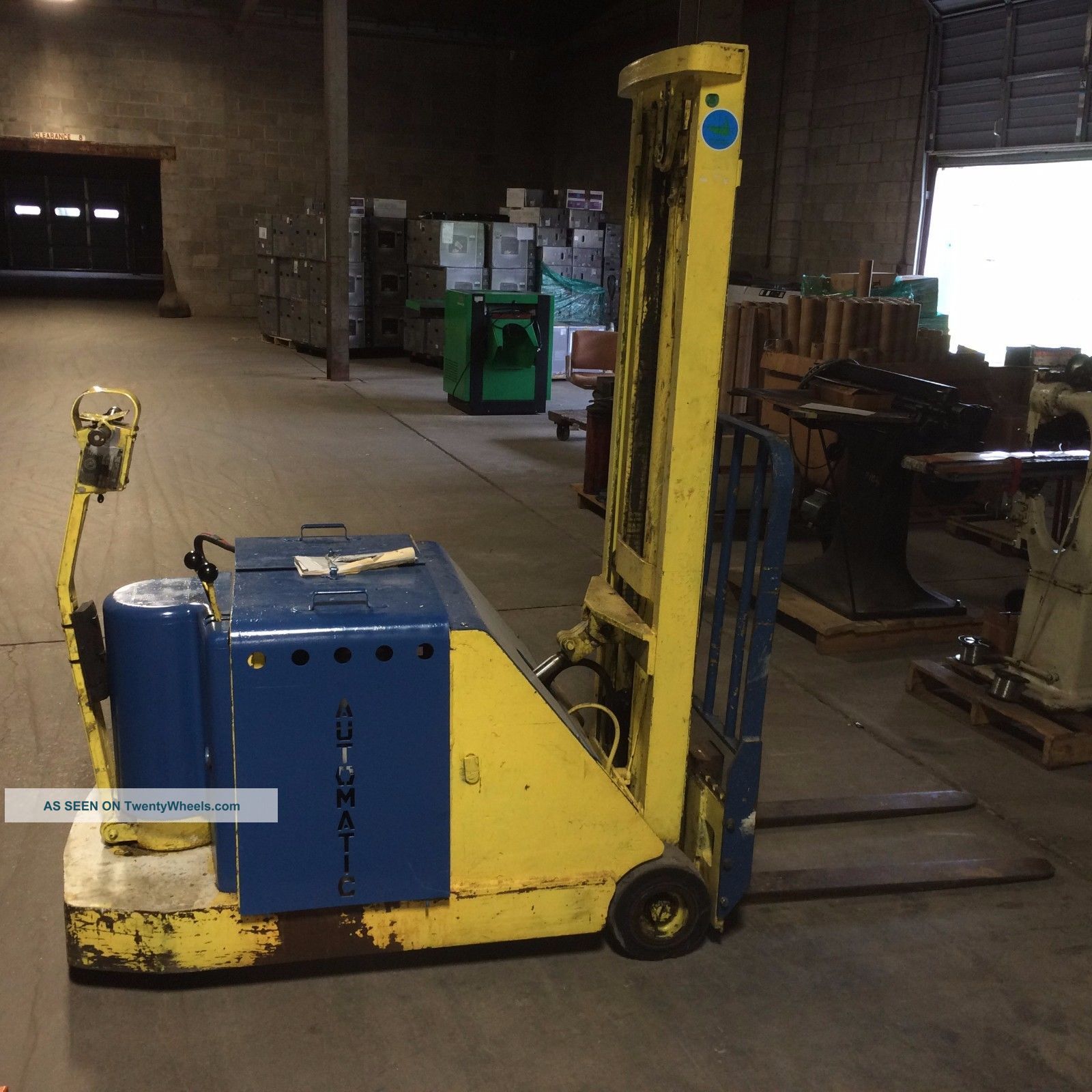 Electric Stand Behind Fork Lift 2,  500 Lb Capacity W/ Battery Charger Forklifts photo