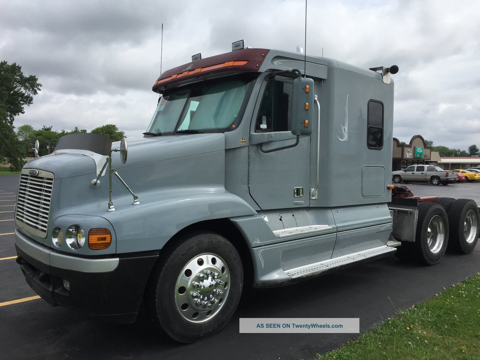 2001 Freightliner Sleeper Semi Trucks photo