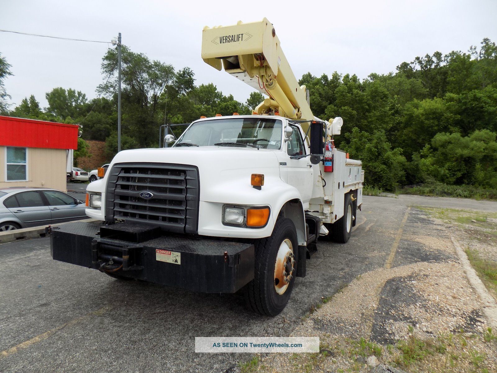 1998 Ford F - 800 Bucket/Boom Trucks photo