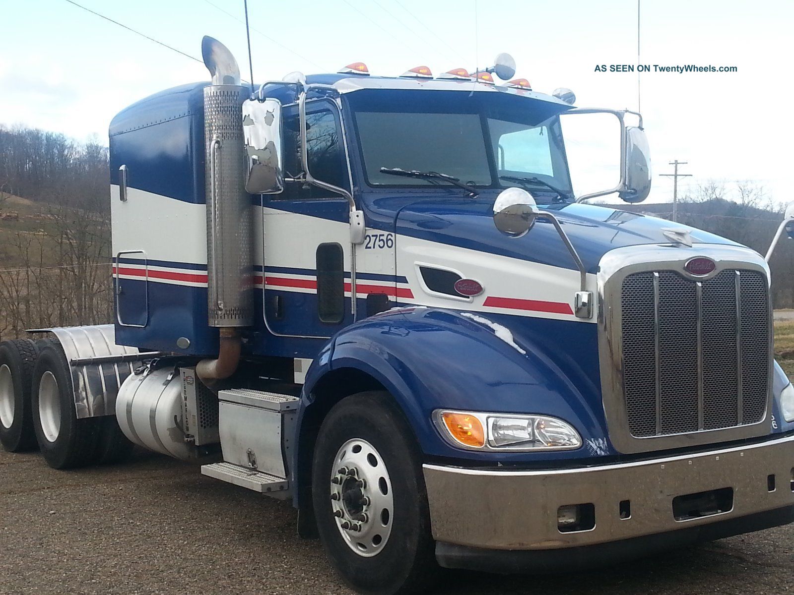 2010 Peterbilt 384 Sleeper Semi Trucks photo