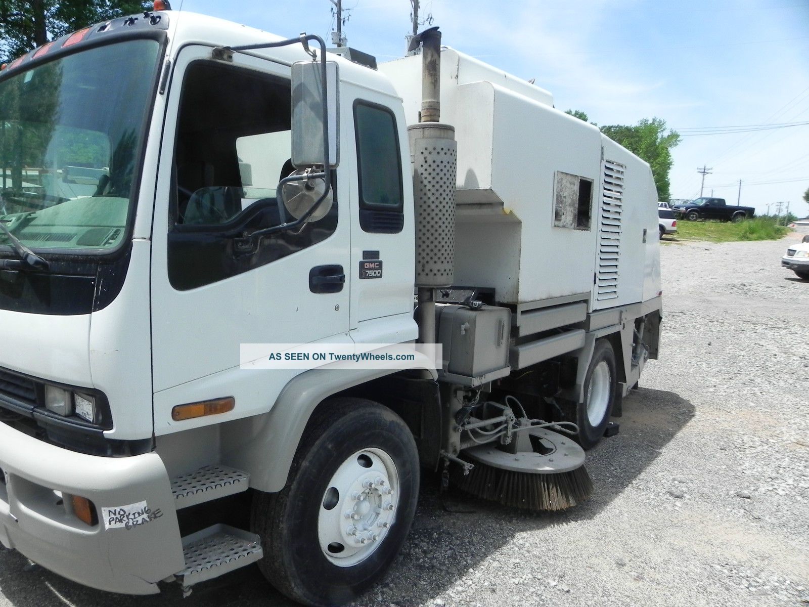2002 Gmc Utility & Service Trucks photo