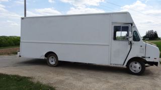 1995 Utilimaster Step Van Food Truck Delivery Van photo