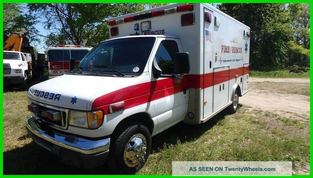 2003 Ford Emergency & Fire Trucks photo