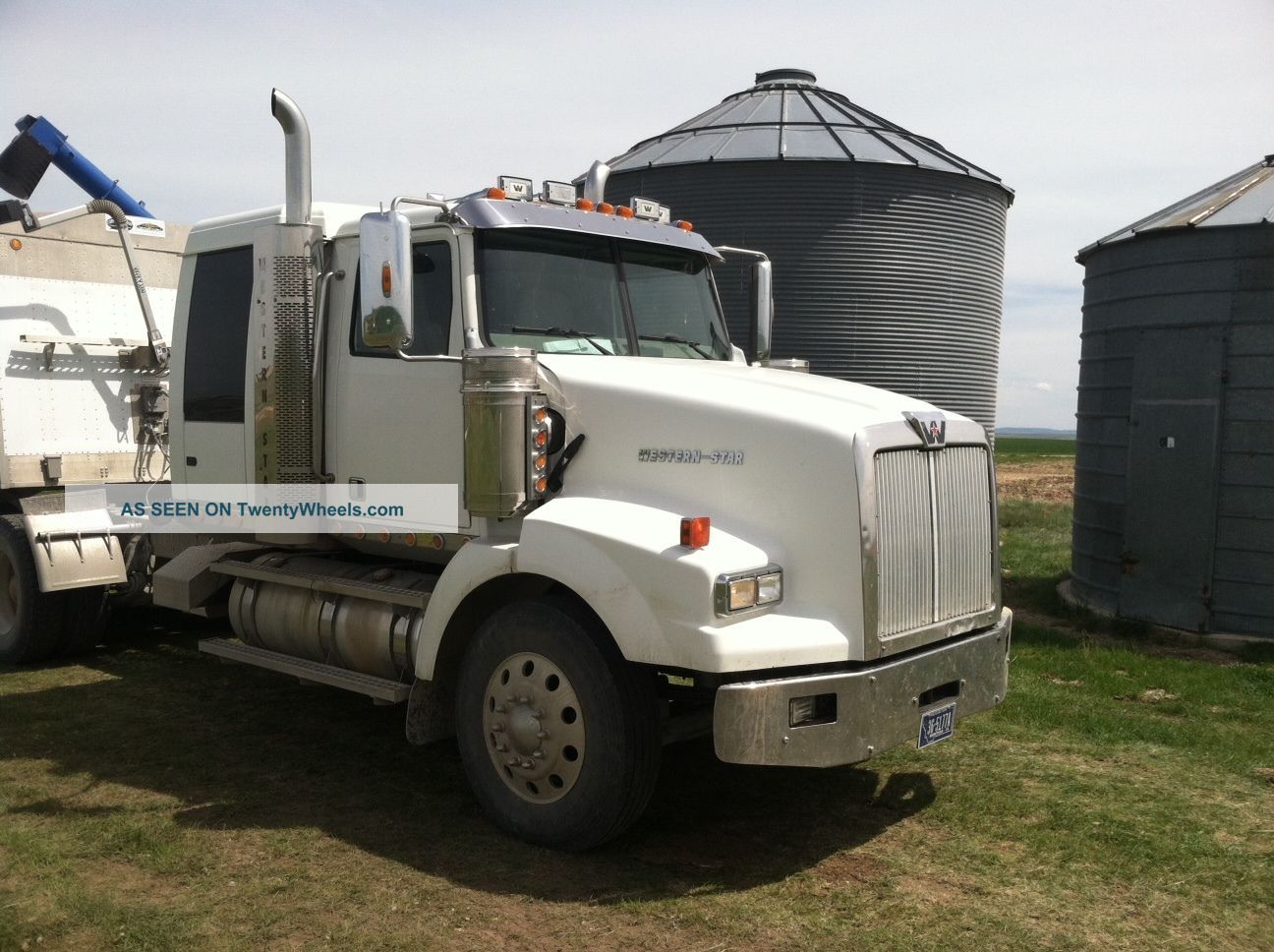 2008 Western Star 4900 Sleeper Semi Trucks photo