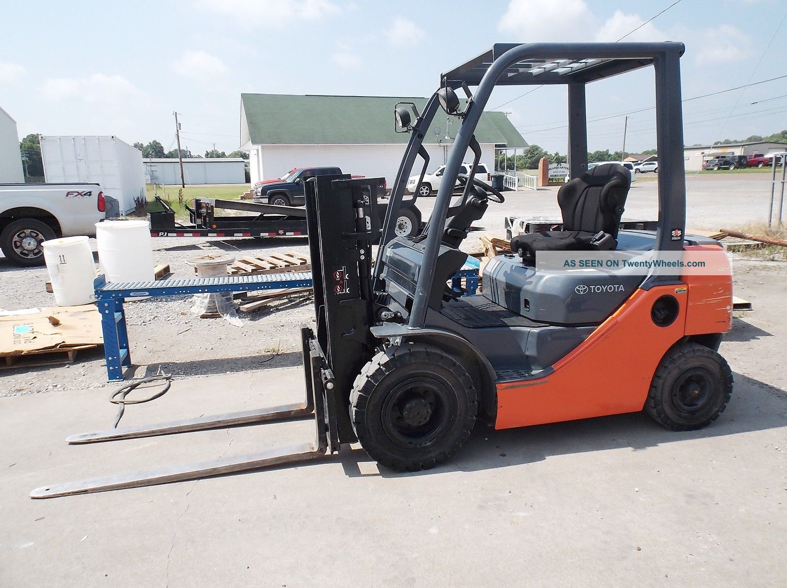 Toyota 8fdu20 Forklift 4000 Lb Capacity,  7 Ft Lift Forklifts photo