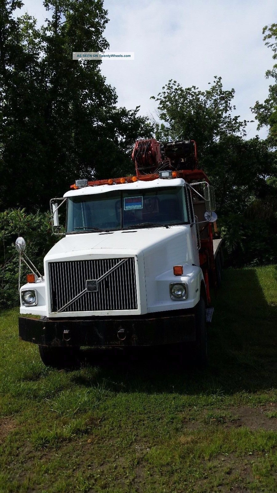 1997 Volvo Wg Bucket/Boom Trucks photo