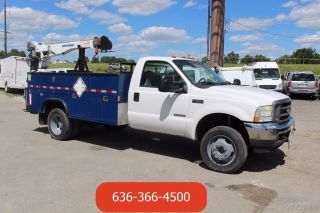 2004 Ford F550 photo