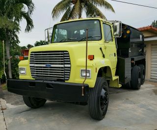 1997 Ford F8000 Asphalt Diesel Truck 25k Miles Cold A/c $14,  999.  Obo photo
