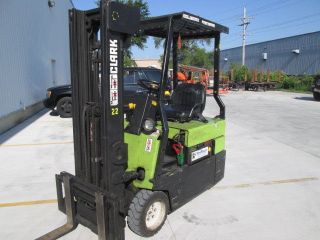 Clark Forklift 3 Wheel Electric Wow Fork Lift Hilo photo