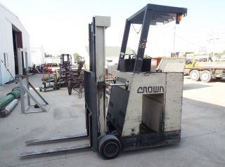 Crown 30rctf Order Picker 3000 Lb Cap,  36 Vdc (batteries Not Included) photo