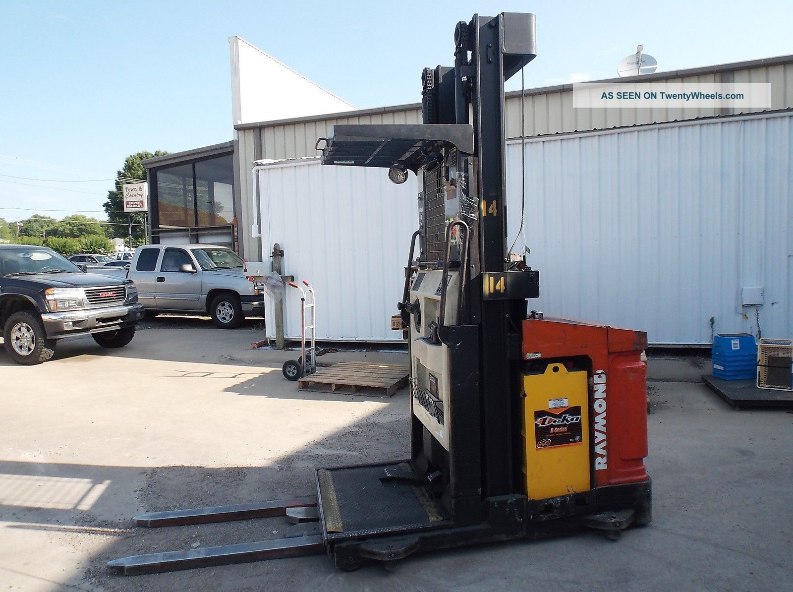 Raymond 150 - Opc30t Order Picker 3000 Lbs Cap. Forklifts photo