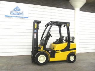 2010 ' Yale Glp050,  5,  000 Pneumatic Tire Forklift,  3 Stage,  S/s,  2471 Hrs,  H50ft photo