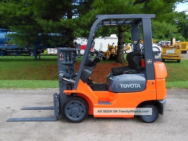 2004 Toyota Forklift 7fgcu20 3400lbs Cap. Forklifts photo