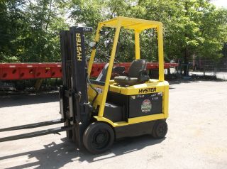 2007 Hyster 6000 Lb Forklift With 4 Ways And Triple Mast Late Model Battery photo