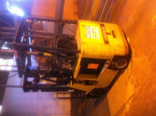Caterpillar Electric Forklift photo
