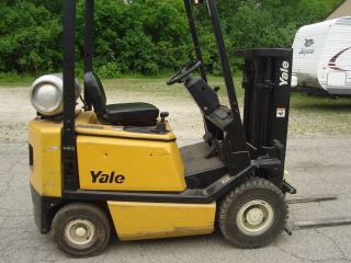 Yale Forklift Lp Gas 3000 Lbs Lift photo