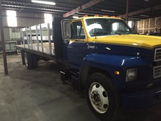 1989 Ford F600 photo