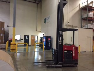 Raymond Electric Forklift Reach Truck Easi Ez - B - 97 - 08030 photo