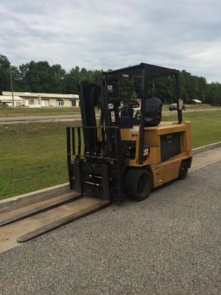 Caterpillar E10000 Forklift photo