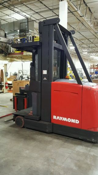 Raymond Turret Truck (swing Reach Truck) photo