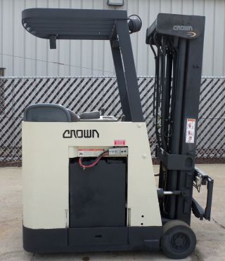 Crown Model Rc3020 - 40 (2005) 4000lbs Capacity Great Docker Electric Forklift photo