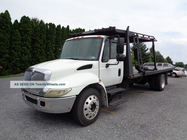 2002 International 4300 Flatbeds & Rollbacks photo