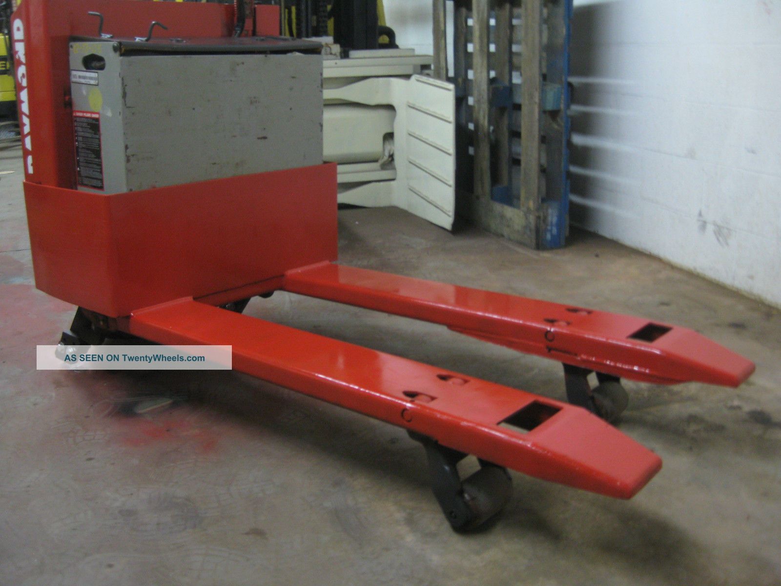 Raymond Electric Pallet Jack Drive Tire, Bdi, Indust Batte