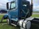 2000 Volvo Vnl Daycab Semi Trucks photo 2