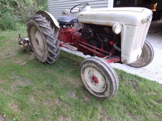 1955 Ford 860 Farm Tractor (800 Series) photo