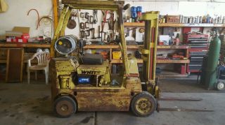 White 30 Forklift Propane Gas photo
