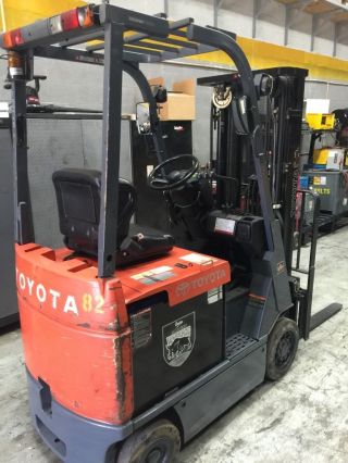 Toyota Electric Forklift photo