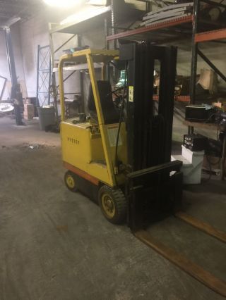 Hyster Electric Forklift Triple Mast photo
