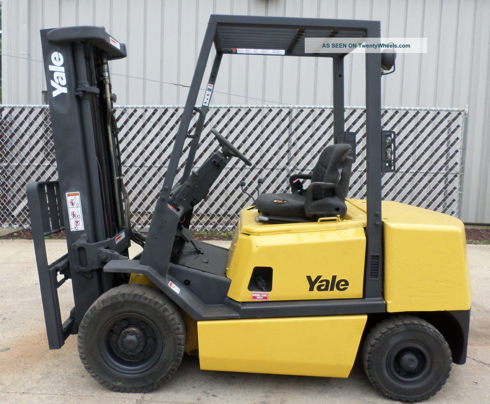 Yale Model Gdp060tg (2003) 6000lbs Capacity Great Diesel Pneumatic Tire Forklift Forklifts photo