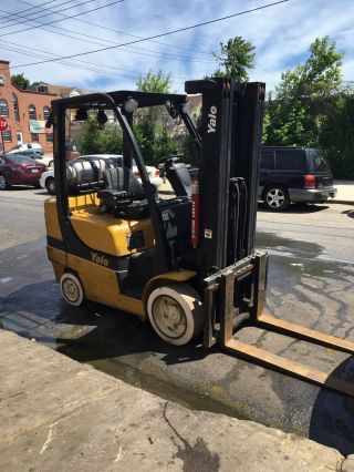 Yale Forklift photo