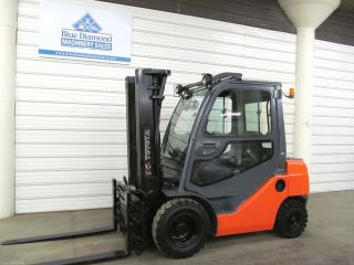 Toyota 8fgu25 5,  000 Forklift,  Pneumatic,  Triple Mast,  Sideshift,  Fork Position photo