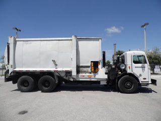 2005 Peterbilt 320 T/a Compactor Truck W/ Labrie 2000 Side Loader photo