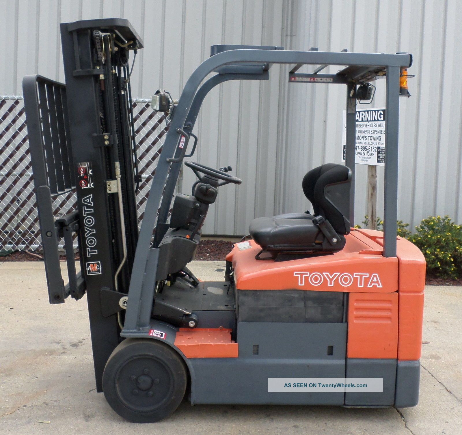 Toyota Model 7fbeu18 (2003) 3500lbs Capacity Great 3 Wheel Electric Forklift Forklifts photo