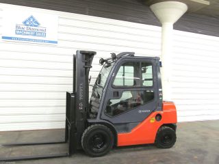 Toyota 8fdu25 5,  000 Forklift,  Pneumatic,  Triple Mast,  Sideshift,  Ds Rated photo